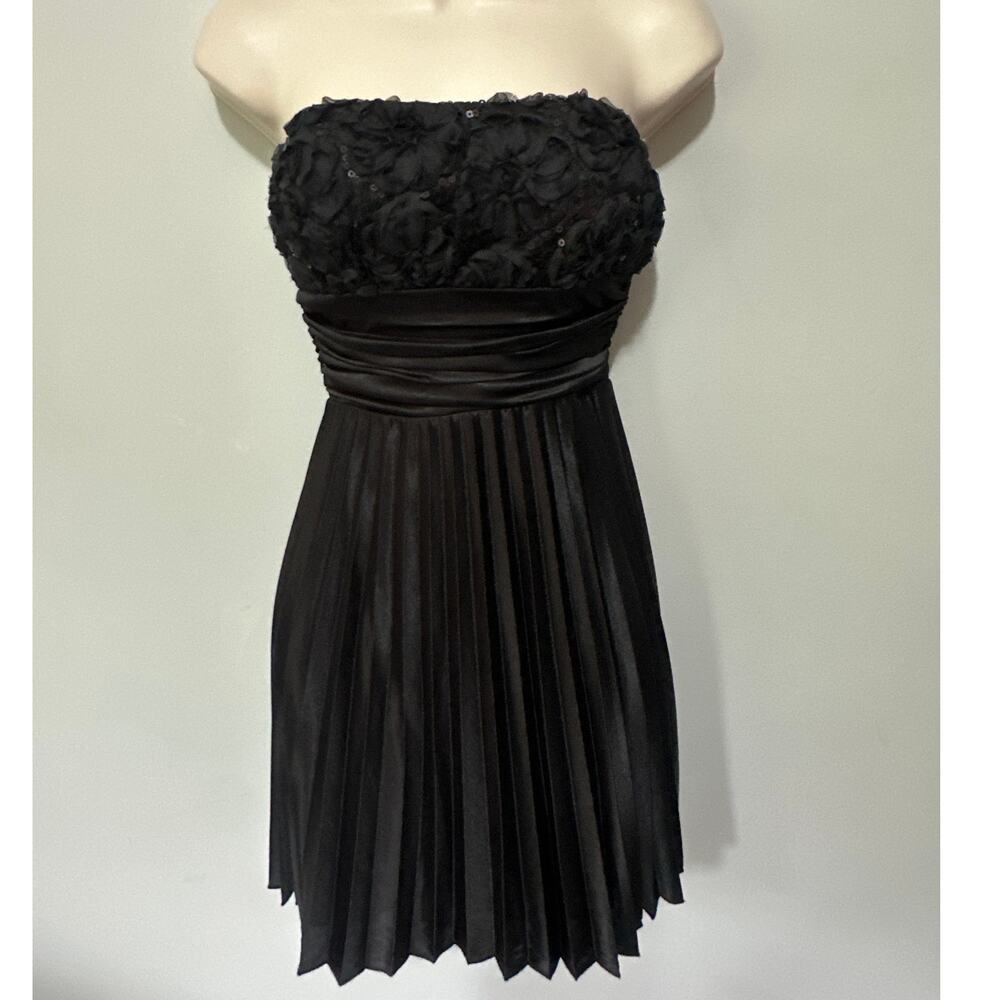 Speechless Dress 3 Black Strapless Cocktail Textured Sequin Floral Mini Coquette